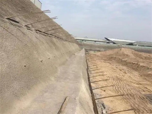 深圳河道边坡加固